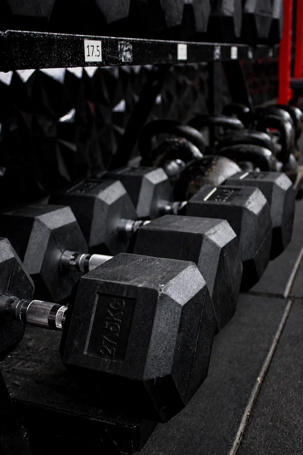 Zona de pesos libres del gimnasio de musculación en Goya